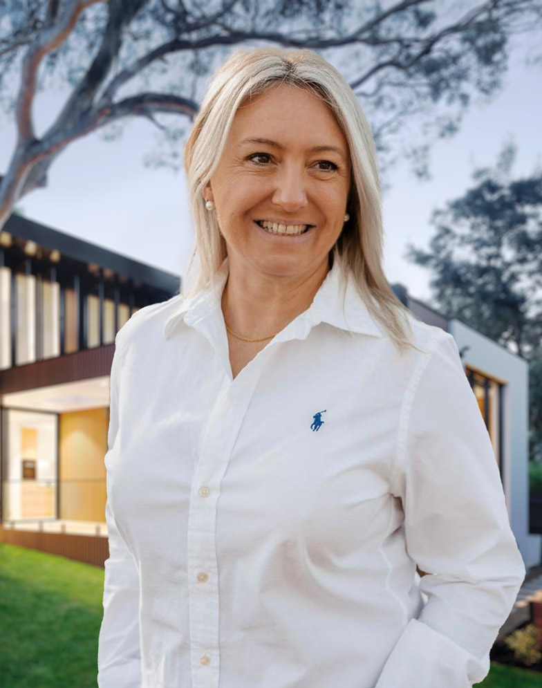 Immobilienexpertin-Carolin-Eichinger Porträt von Frau Carolin Eichinger - IHK Immobilienmaklerin